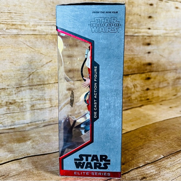 Disney Star Wars Elite Series 7” Poe Dameron Metallic Action Figure - Picture 4 of 8